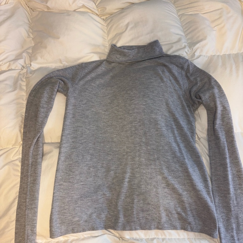 ALO Yoga Gray Turtleneck